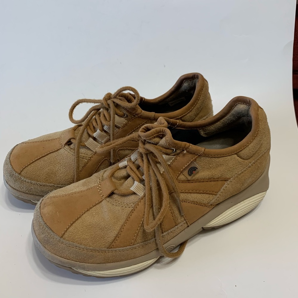 Xsensible Stretch Walker tan suede lace up shoes